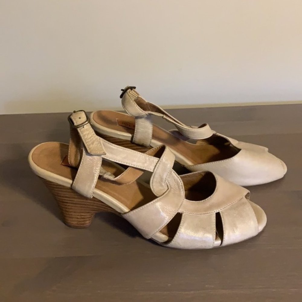 Miz Mooz “Guthrie” Leather Heels - Women’s Size 8 - Picture 4 of 7